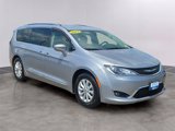 Used 2019 Chrysler Pacifica Touring-L image 3