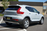 Used 2021 Volvo XC40 T5 Momentum image 3