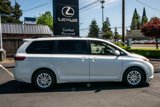 Used 2017 Toyota Sienna XLE Premium image 2