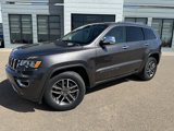 Used 2021 Jeep Grand Cherokee Limited w/ Luxury Group II image 2