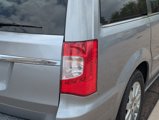 Used 2016 Chrysler Town & Country Touring image 6