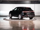 Certified 2025 Porsche Macan image 3