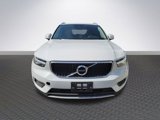 Used 2019 Volvo XC40 T5 Momentum image 2