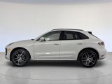 Certified 2024 Porsche Macan image 2