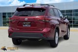 Used 2021 Toyota Highlander LE image 4
