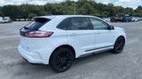 Used 2022 Ford Edge SE w/ Black Appearance Package image 2