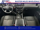 Used 2018 Nissan Pathfinder SV image 3