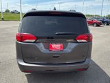 Used 2020 Chrysler Pacifica Touring-L image 4