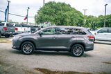 Used 2019 Toyota Highlander XLE image 3