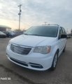 Used 2014 Chrysler Town & Country Touring image 2