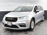 Used 2023 Chrysler Pacifica Touring-L image 4