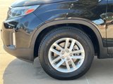 Used 2015 Kia Sorento LX image 4