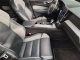 Used 2020 Volvo XC60 T5 R-Design image 3