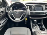 Used 2019 Toyota Highlander LE w/ Phone Cable & Charge Package image 4
