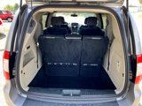 Used 2014 Chrysler Town & Country Touring-L image 6