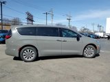 New 2025 Chrysler Pacifica Select image 4