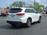 Used 2018 Toyota Highlander XLE image 3