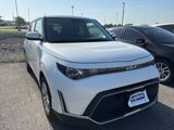 Used 2023 Kia Soul LX image 3
