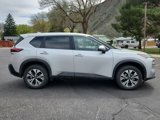 Used 2023 Nissan Rogue SV image 2