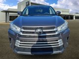Used 2019 Toyota Highlander LE image 2