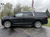 Used 2022 GMC Yukon XL SLT w/ SLT Premium Package image 3