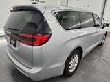 Used 2023 Chrysler Pacifica Touring-L image 5