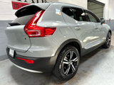 Used 2024 Volvo XC40 B5 Core image 3
