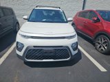 Used 2022 Kia Soul LX image 2