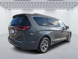 Used 2022 Chrysler Pacifica Limited image 3