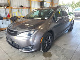 Used 2018 Chrysler Pacifica Touring Plus w/ S Appearance Package image 2