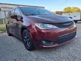Used 2019 Chrysler Pacifica Touring-L w/ S Appearance Package image 5