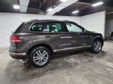 Used 2016 Volkswagen Touareg Sport image 3