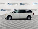 Used 2010 Chrysler Town & Country Touring image 5