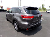 Used 2019 Toyota Highlander XLE image 3