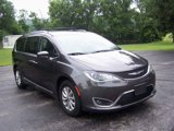 Used 2019 Chrysler Pacifica Touring-L image 2
