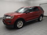 Used 2018 Ford Explorer XLT image 2
