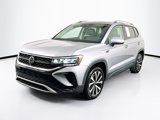 Used 2024 Volkswagen Taos SE image 3