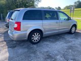 Used 2014 Chrysler Town & Country Touring image 2