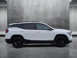 Used 2022 GMC Terrain SLE w/ Driver Convenience Package image 3