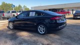 Used 2018 Ford Fusion SE image 4