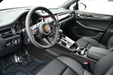 Used 2025 Porsche Macan image 4