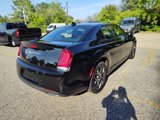 Used 2018 Chrysler 300 S w/ 300S Premium Group image 5