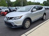 Used 2017 Nissan Rogue Sport S image 2