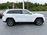 Used 2021 Jeep Grand Cherokee Limited w/ Luxury Group II image 2