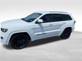 Used 2017 Jeep Grand Cherokee Altitude image 4