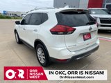 Used 2017 Nissan Rogue SV image 3