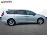 Used 2023 Chrysler Pacifica Touring-L image 5