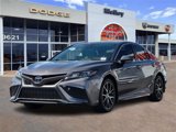 Used 2022 Toyota Camry SE image 2