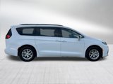 Certified 2022 Chrysler Pacifica Touring-L image 3
