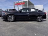 Used 2023 Nissan Altima 2.5 SV image 2